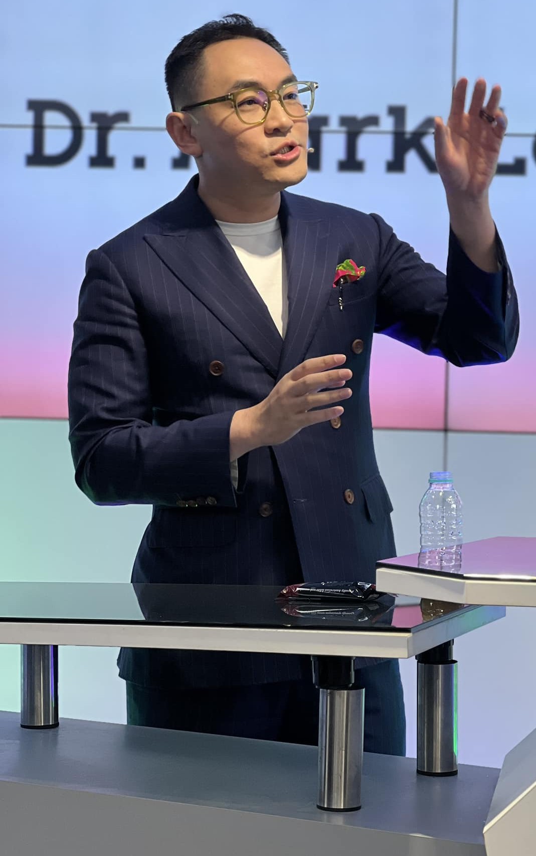 Dr. Mark Leong - Professional Keynote Speaker and Industry Expert