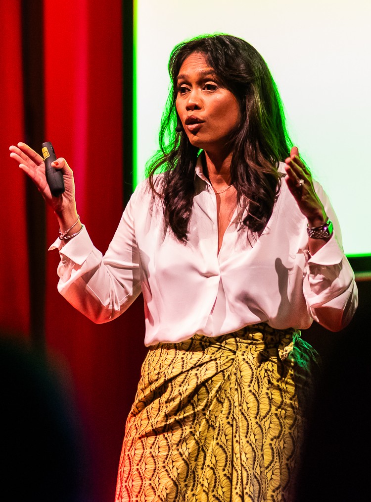 Nina Aziz Justin - Professional Keynote Speaker and Industry Expert