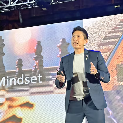 Alex Loh In Action 3.png