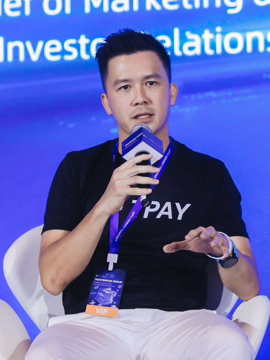 Arthur Tan - Professional Keynote Speaker and Industry Expert