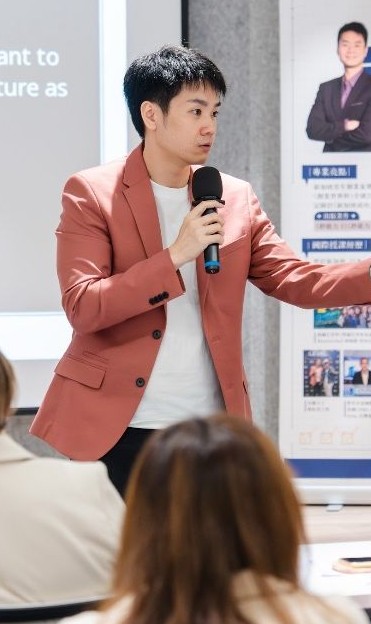 Chris Chen - Professional Keynote Speaker and Industry Expert