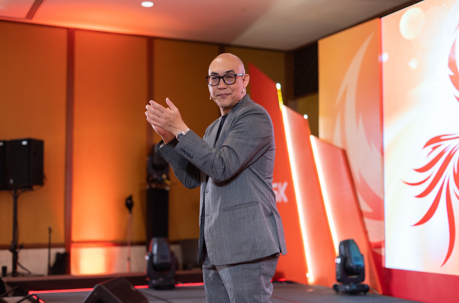 Sales Leadership & Digital Mastery Strategist