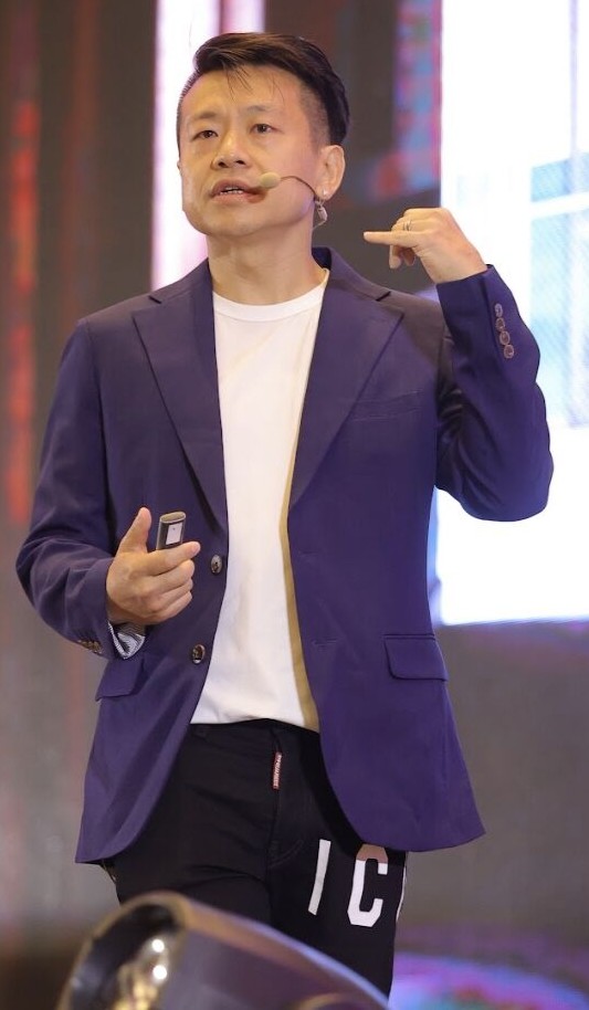 Alvin Huang - Professional Keynote Speaker and Industry Expert