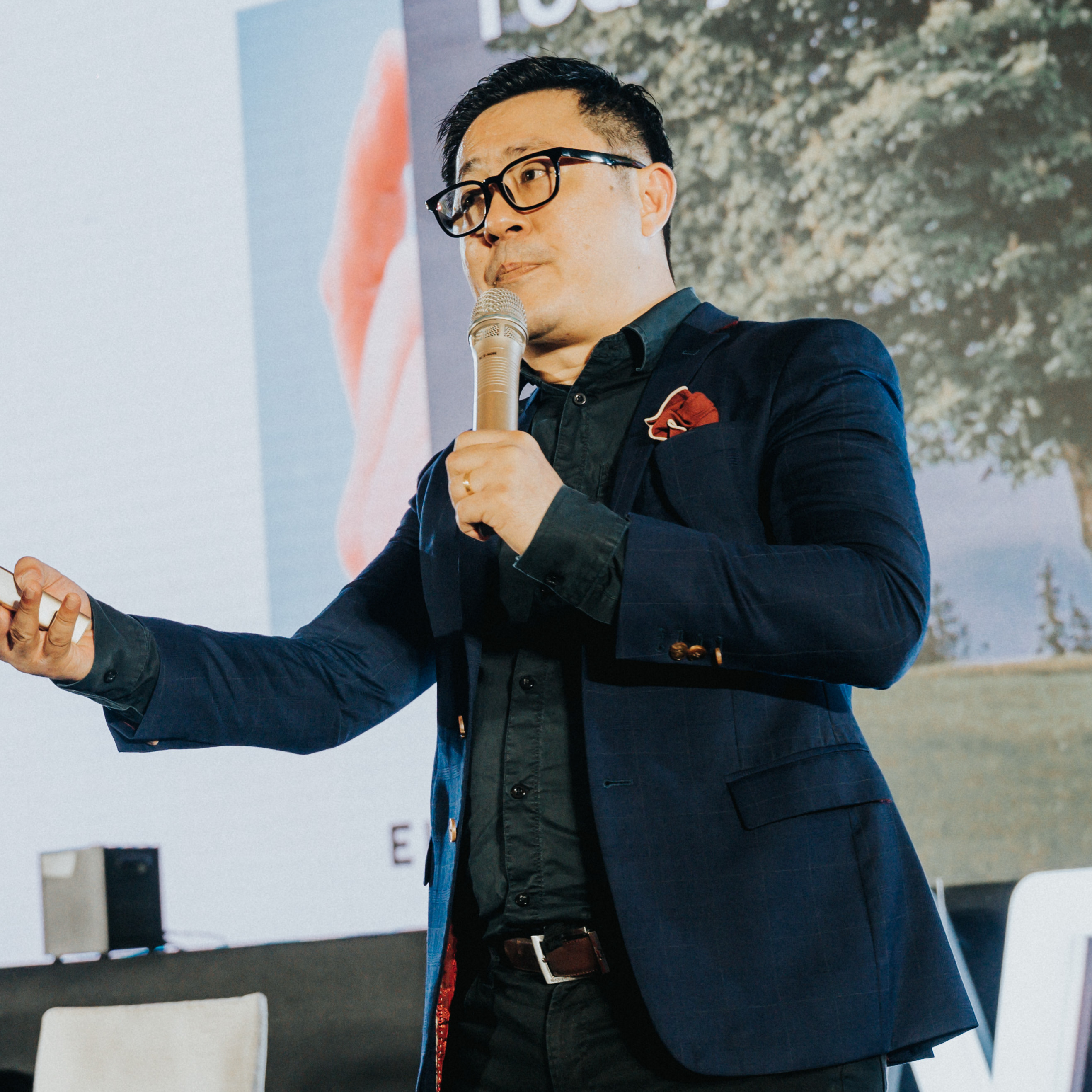 Expert in mindset shifts and sales growth