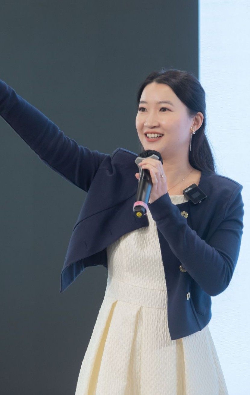 Wini Mak - Professional Keynote Speaker and Industry Expert