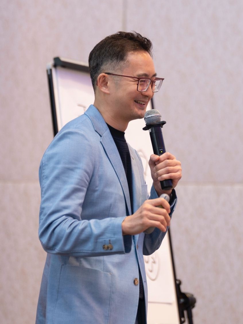 Donald Ma In Action 2.jpg