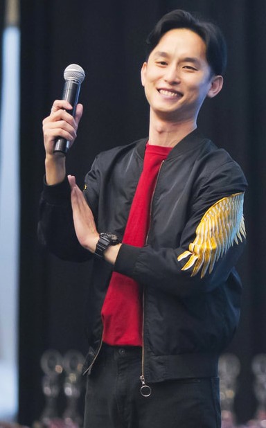 Engaging Emcee and Expert Communications Coach