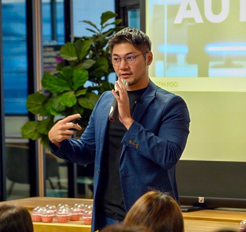 Justin Foo - Professional Keynote Speaker and Industry Expert